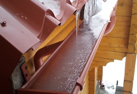 фото водосток который замерз