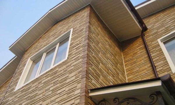 Будинок під сайдинг камінь, сланець, рваний камінь