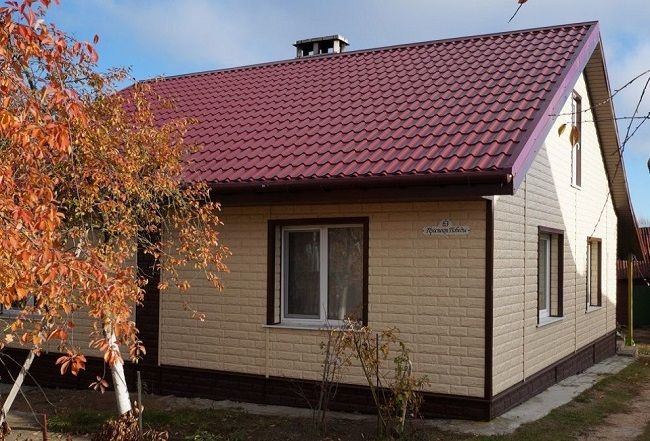 Сайдинг виниловый Ю-Пласт Stone House Камень Золотистый