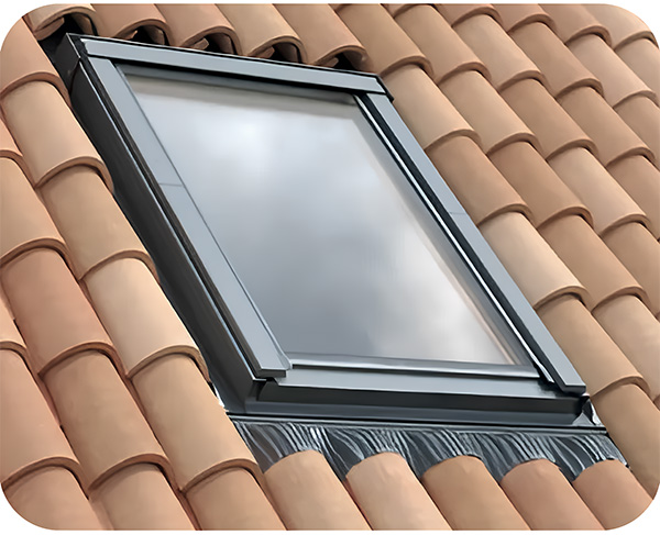 Комір UFX для мансардних вікон Velux RoofLITE+